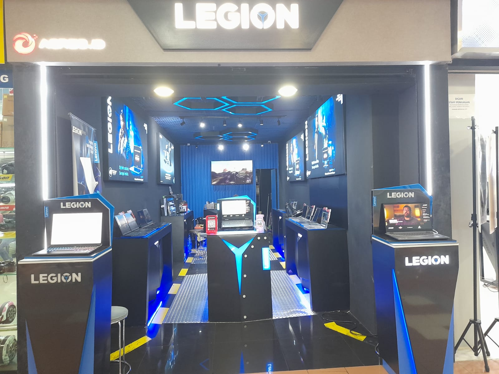 Lenovo Legion Exclusive Reseller Store - Legend ID 2 Mangga Dua Mall